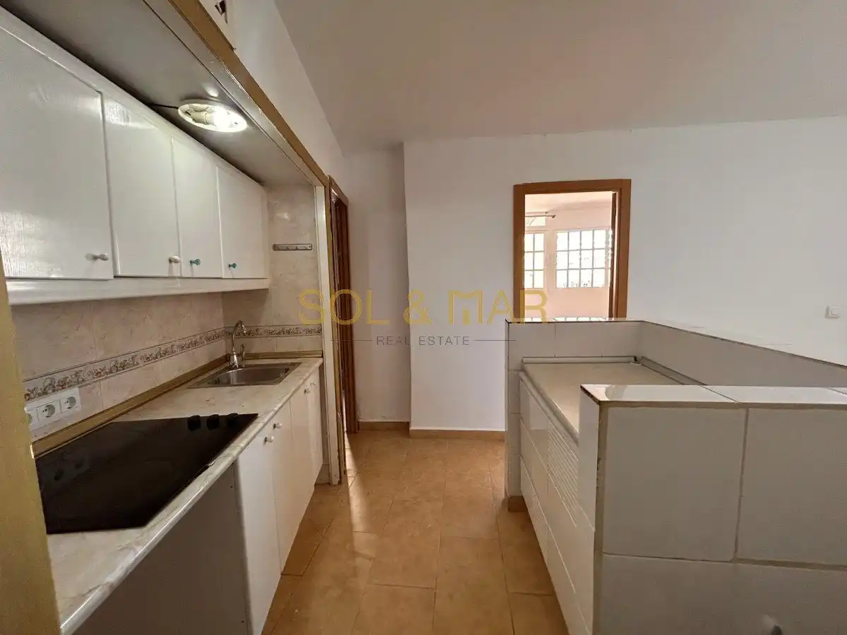 Küche von Wohnung zum Verkauf in Torremolinos mit Klimaanlage, Heizung und Terrasse