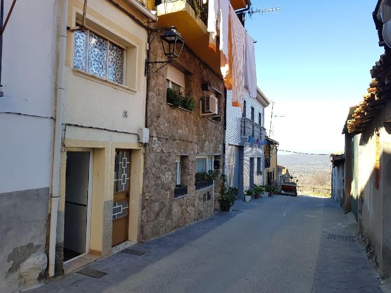 Außenansicht von Erdgeschoss zum verkauf in Gargantilla mit Privatgarten
