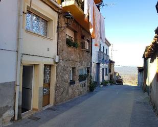 Vista exterior de Planta baixa en venda en Gargantilla amb Jardí privat