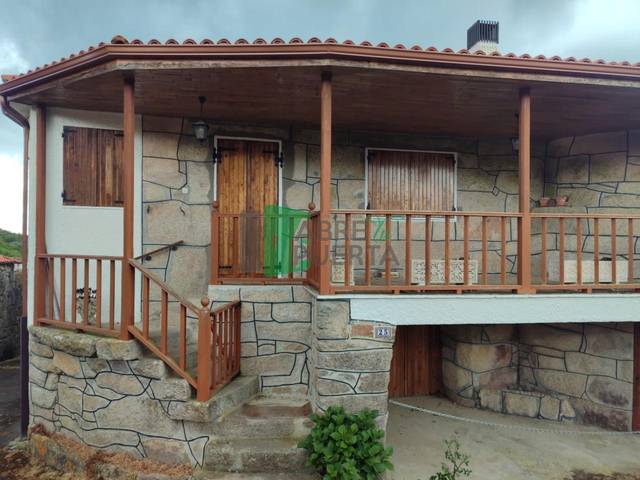 Casa-chalet en Venta en Nogueira de Ramuín