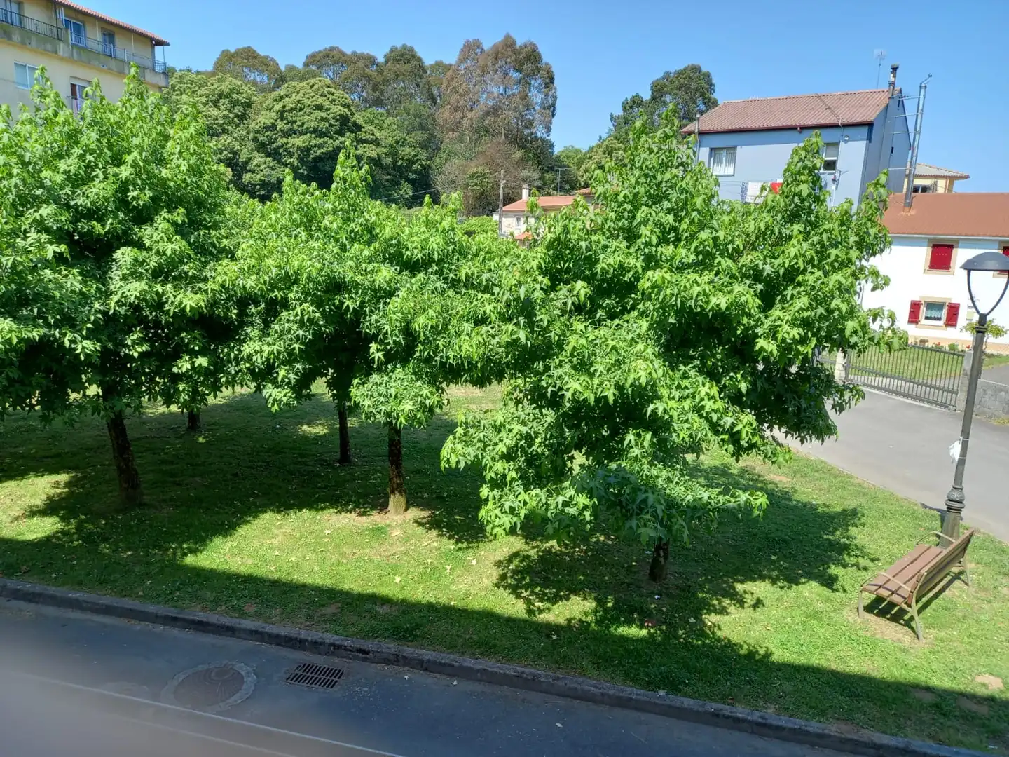Vista exterior de Piso en venta en Curtis con Trastero y Amueblado