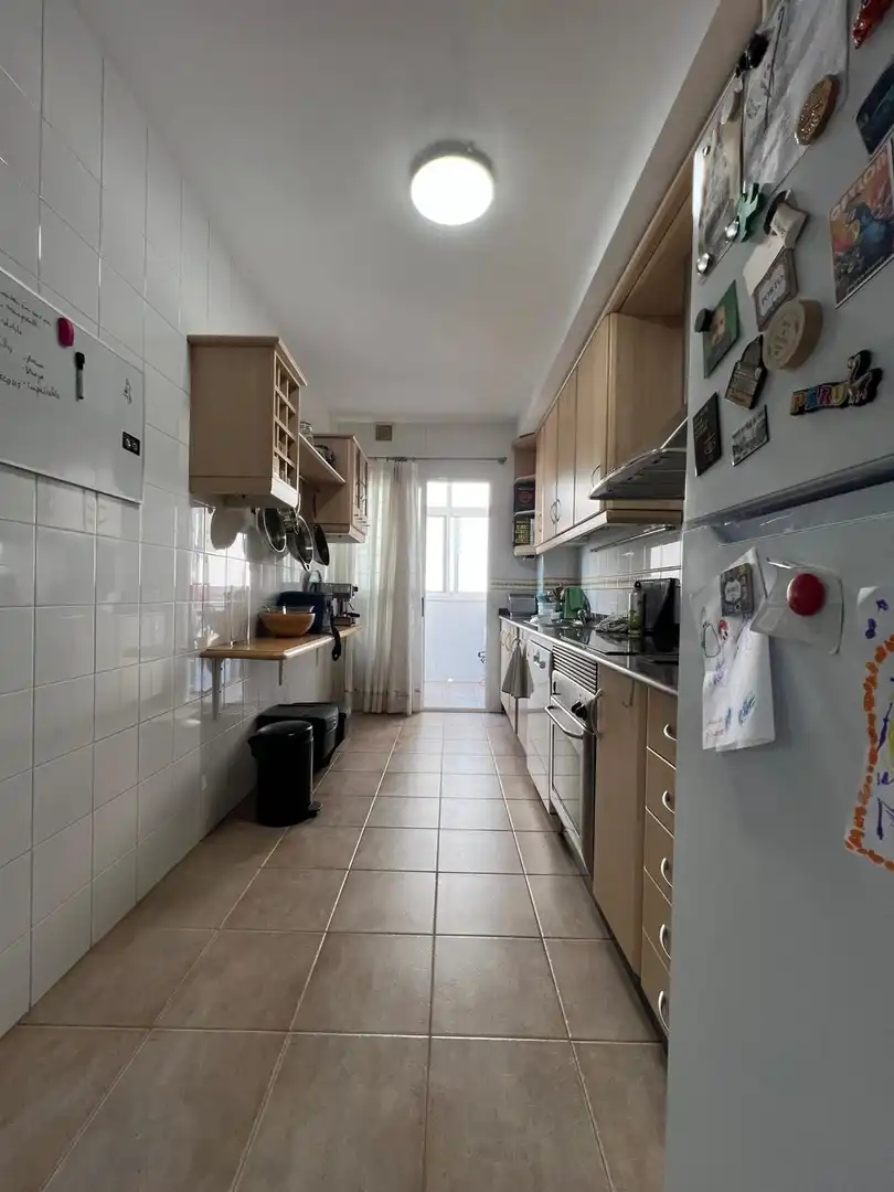 Cuina de Pis de lloguer en Murcia amb Aire condicionat, Jardí privat i Traster