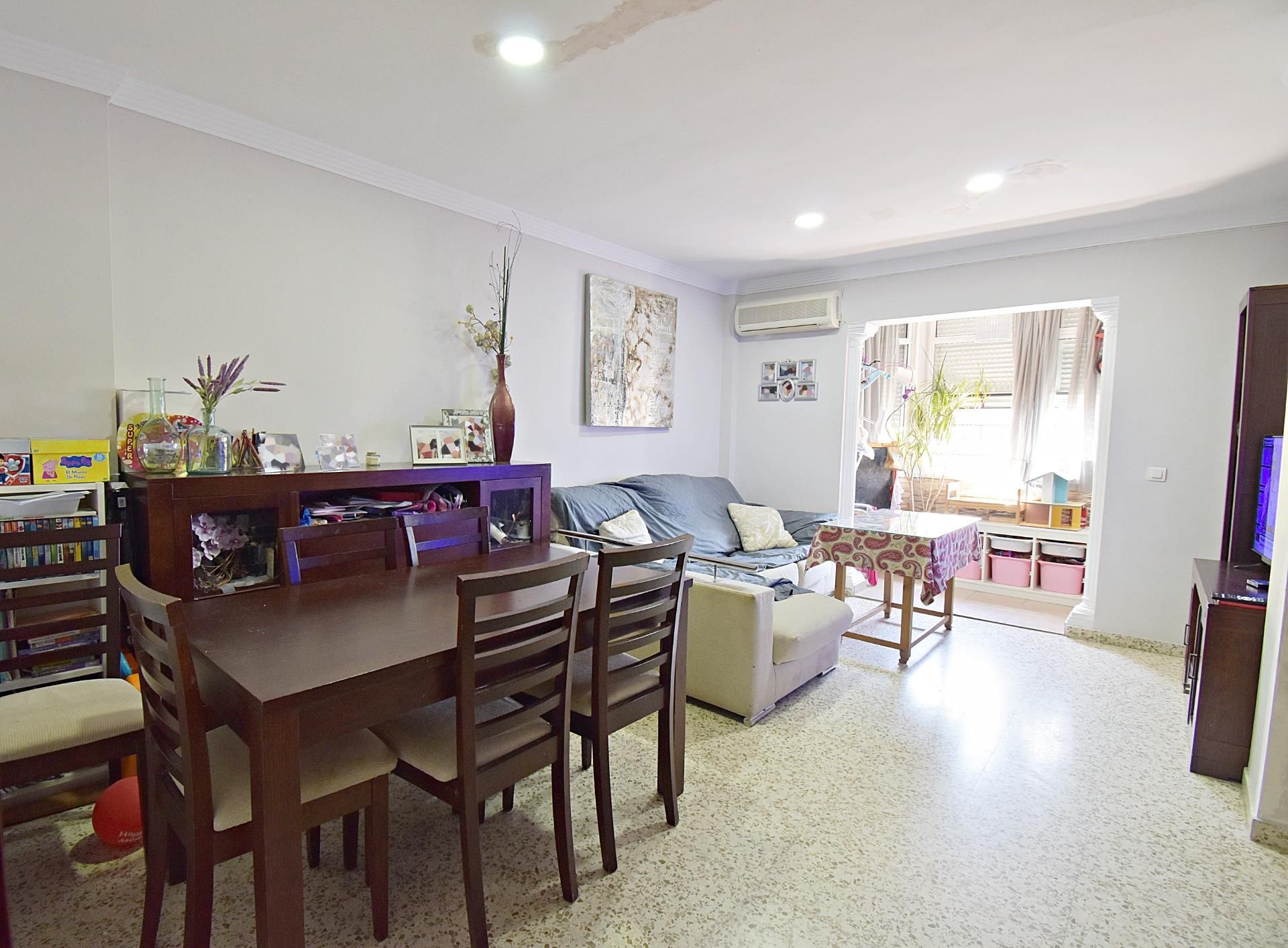 Sala d'estar de Pis en venda en Jerez de la Frontera amb Aire condicionat i Terrassa