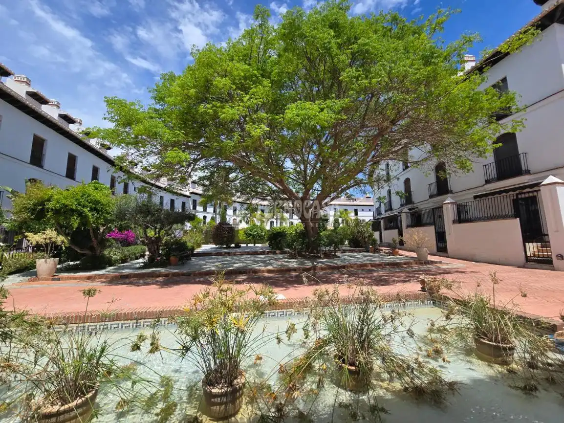 Jardín de Piso en venta en Vélez de Benaudalla con Aire acondicionado, Terraza y Piscina comunitaria