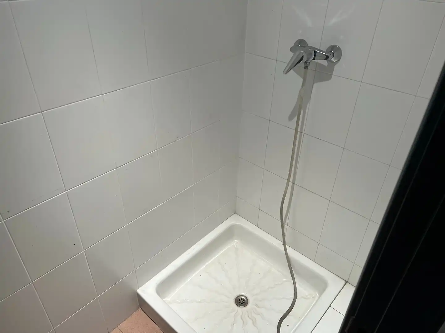 Baño de Nave industrial de alquiler en Santiago de Compostela  con Calefacción