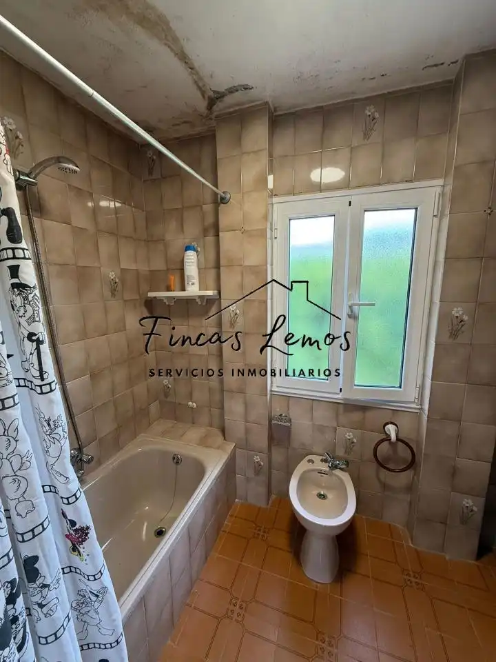 Baño de Casa o chalet en venta en Camariñas con Jardín privado, Terraza y Amueblado