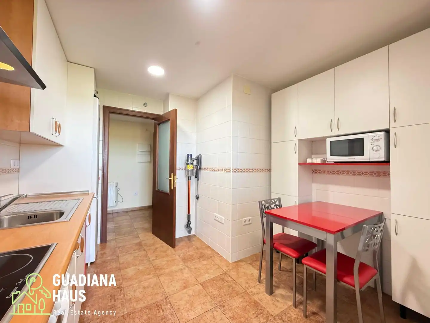 Cuina de Apartament en venda en Ayamonte amb Jardí privat, Terrassa i Piscina comunitària