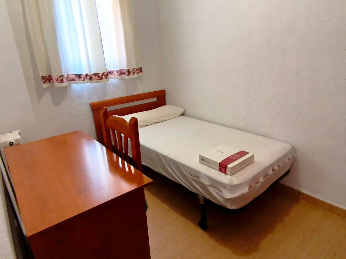 Dormitori de Pis de lloguer en Badajoz amb Calefacció, Moblat i Forn