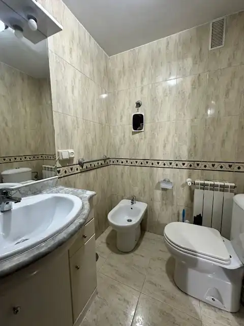 Baño de Piso en venta en Pravia con Calefacción, Trastero y Amueblado