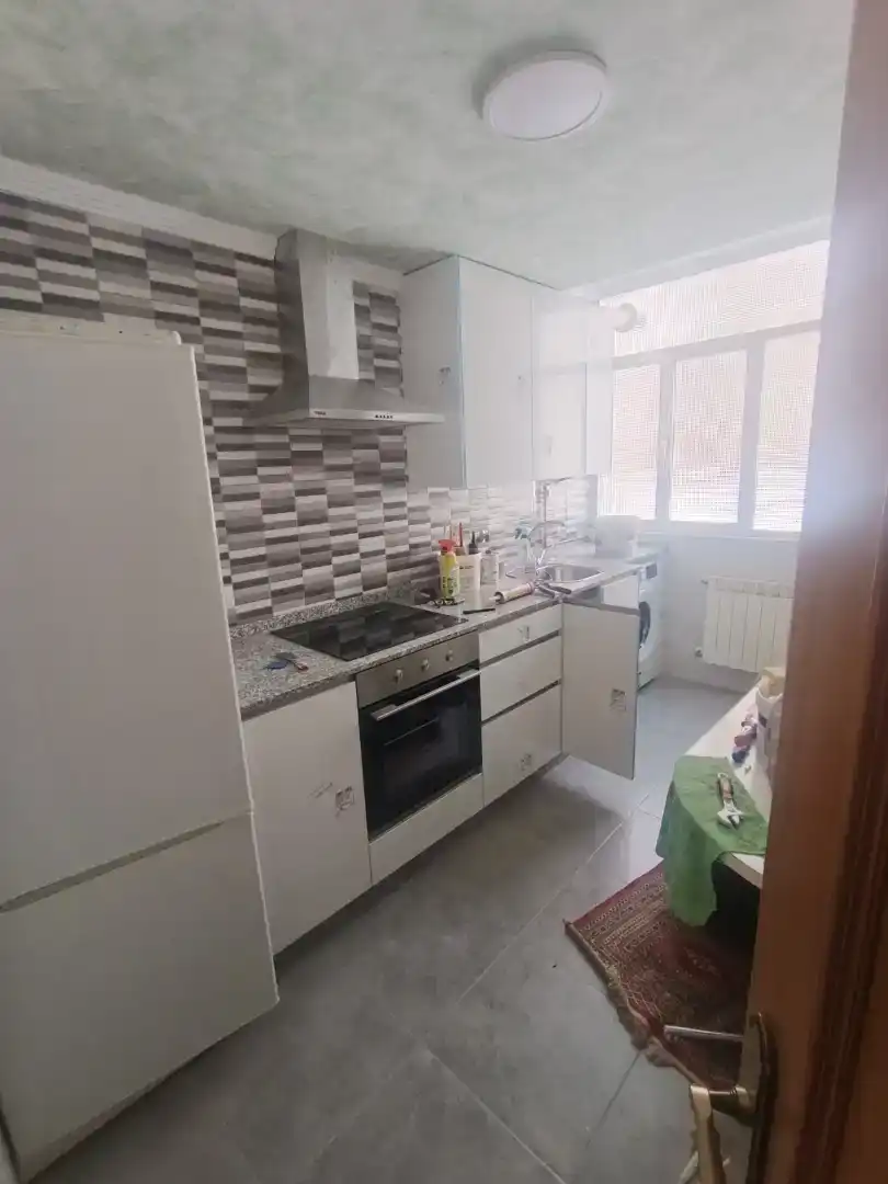 Kitchen of Flat for share in Zona Alta