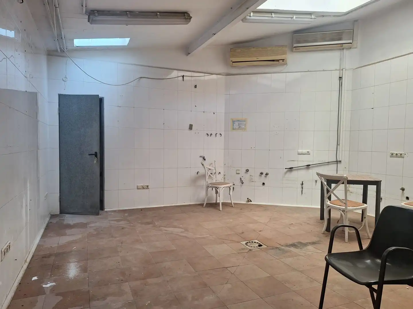 Cuina de Local de lloguer en Valencia amb Aire condicionat