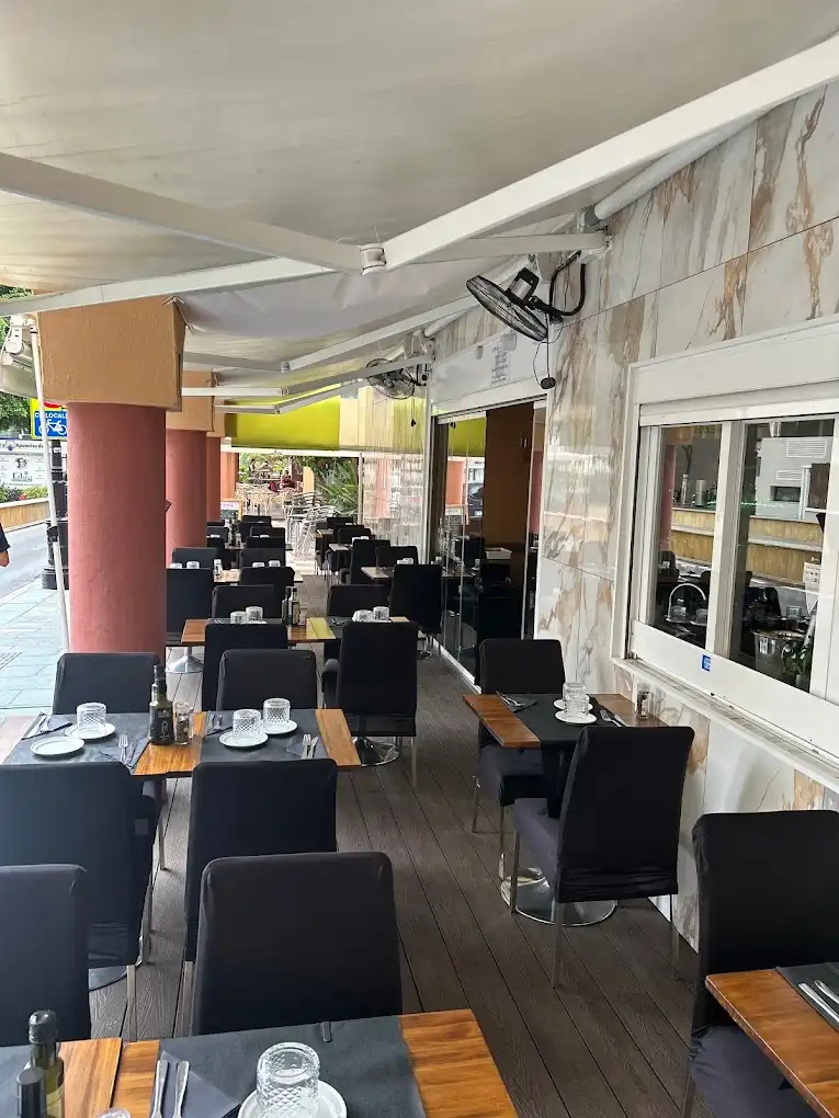 Local comercial en traspaso en Calle el Fuerte 4, imagen 3