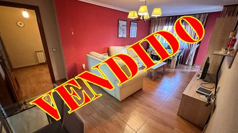 Zona Universidad, Piso muy buen estado, 4 hab, 2 baños, 3 terrazas, orient Sur
