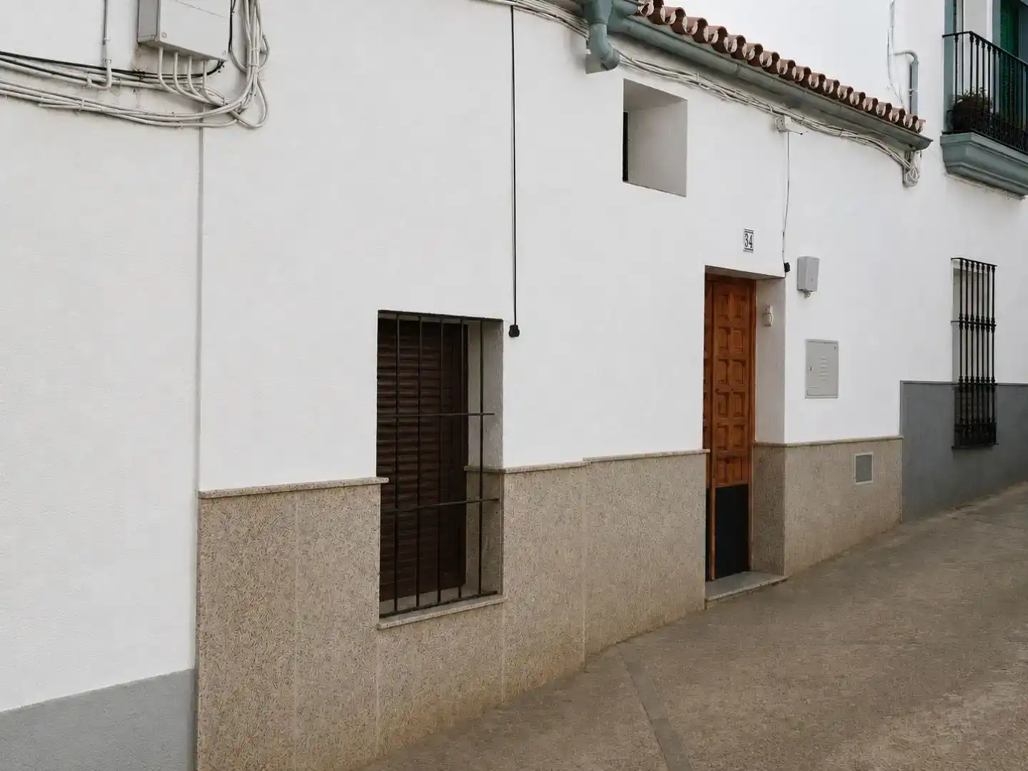 Vista exterior de Casa adosada en venda en Jerez de los Caballeros amb Aire condicionat
