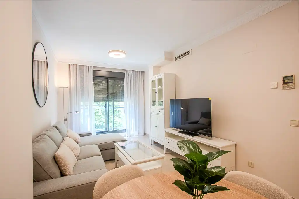 Living room of Flat for rent in Madrid  with Air Conditioner, Private garden and Storage room