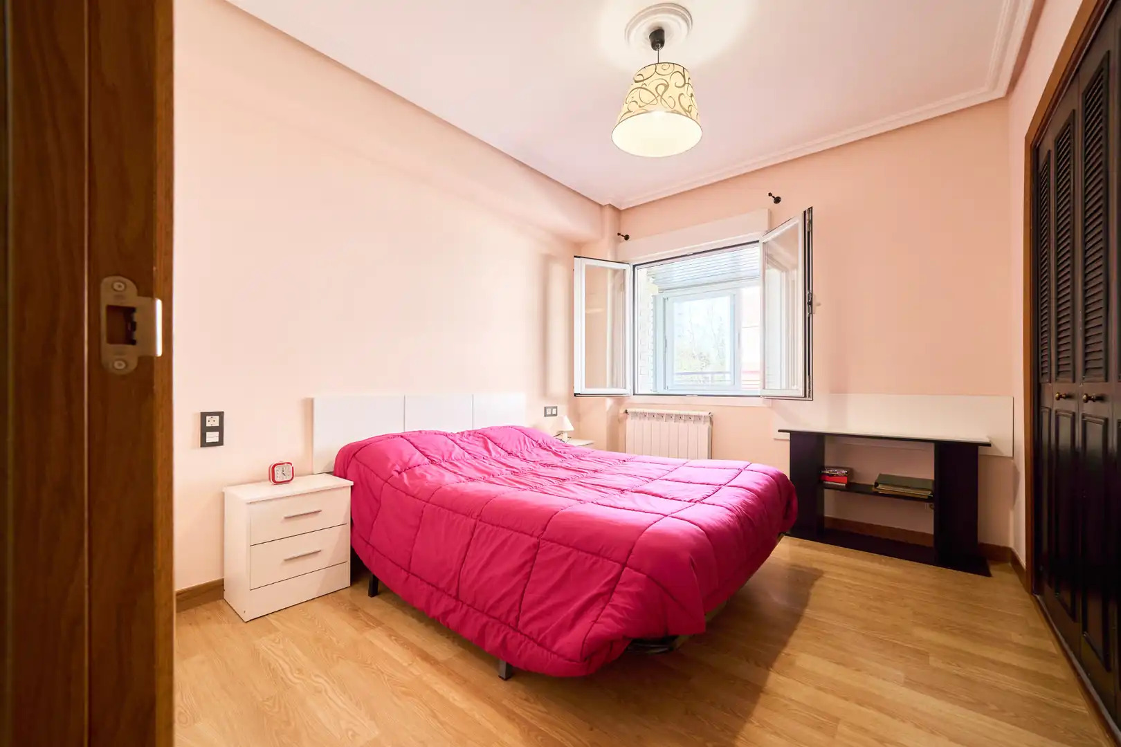 Bedroom of Flat for sale in Vitoria - Gasteiz  with Terrace, Storage room and Furnished