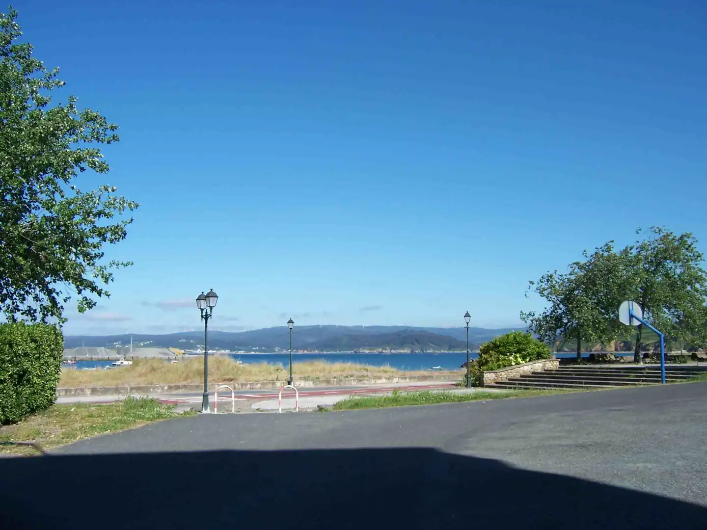 Vista exterior de Apartamento en venta en Cariño con Calefacción, Amueblado y Horno
