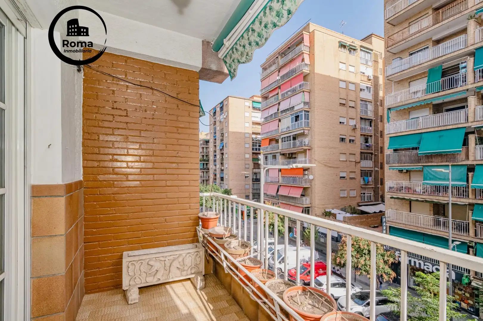 Flat with terrace for sale in Zaidín
