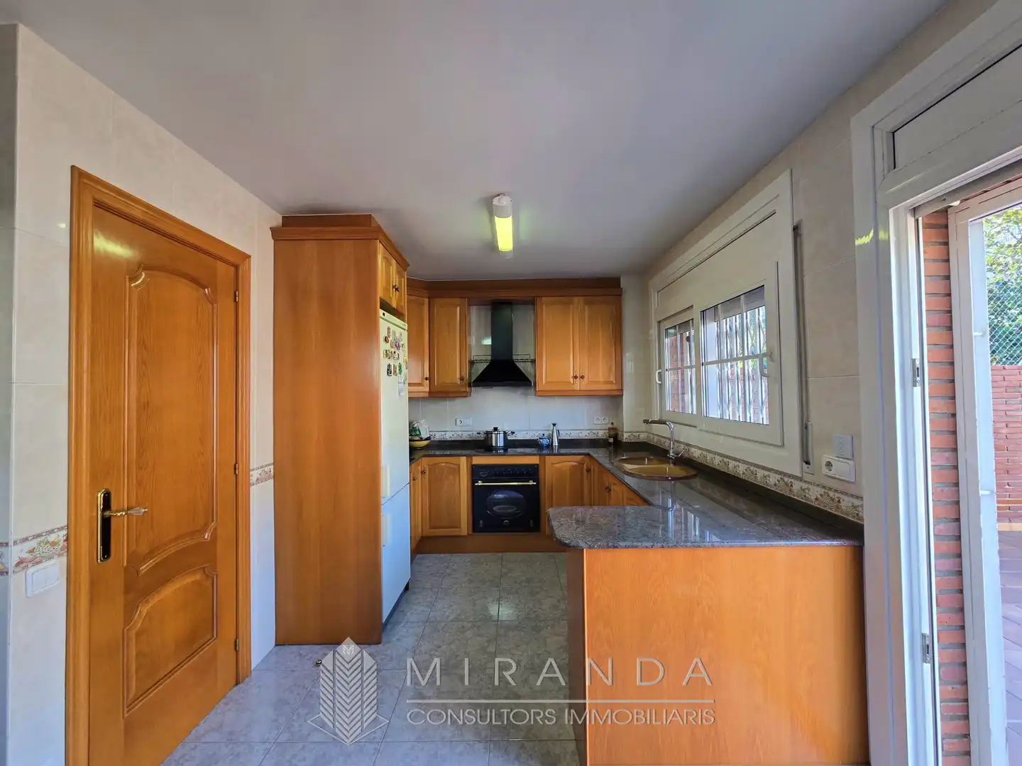 Cocina de Casa adosada en venta en Canovelles con Aire acondicionado, Calefacción y Terraza