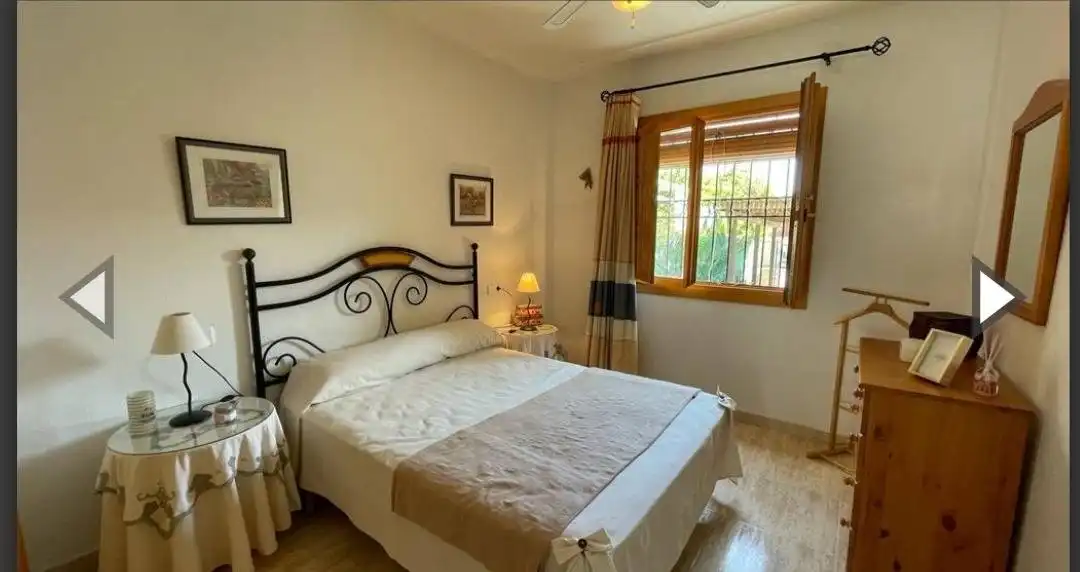 Habitación de Casa adosada en venta en Pilar de la Horadada con Aire acondicionado, Calefacción y Jardín privado