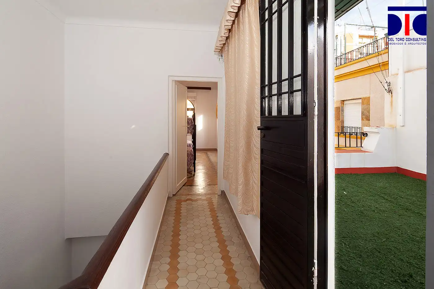 Detached homes for sale in Sevilla  with Air Conditioner, Heating and Furnished