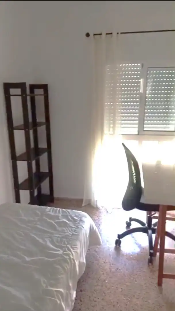 Schlafzimmer von Wohnung zur Miete in Valencia mit Möbliert, Ofen und Waschmaschine