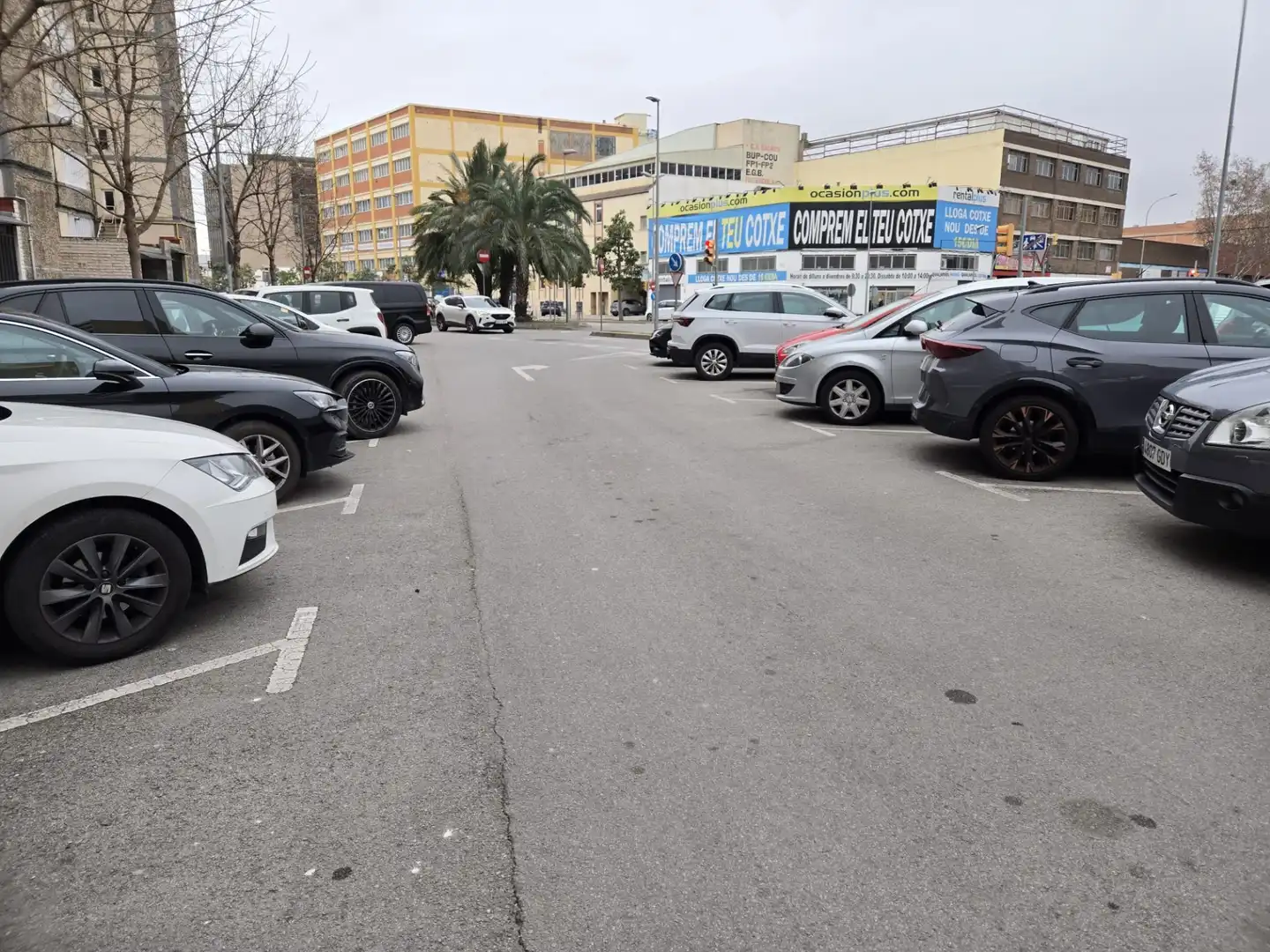 Parking of Flat for sale in L'Hospitalet de Llobregat  with Oven, Balcony and Alarm