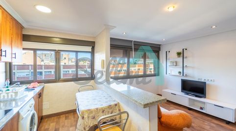 Foto 2 de Piso de alquiler en Vázquez de Mella, Vallobín, Oviedo