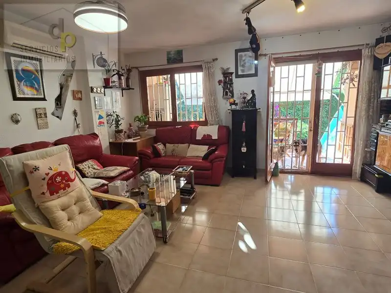Sala d'estar de Casa adosada en venda en Sant Joan d'Alacant amb Jardí privat, Terrassa i Traster