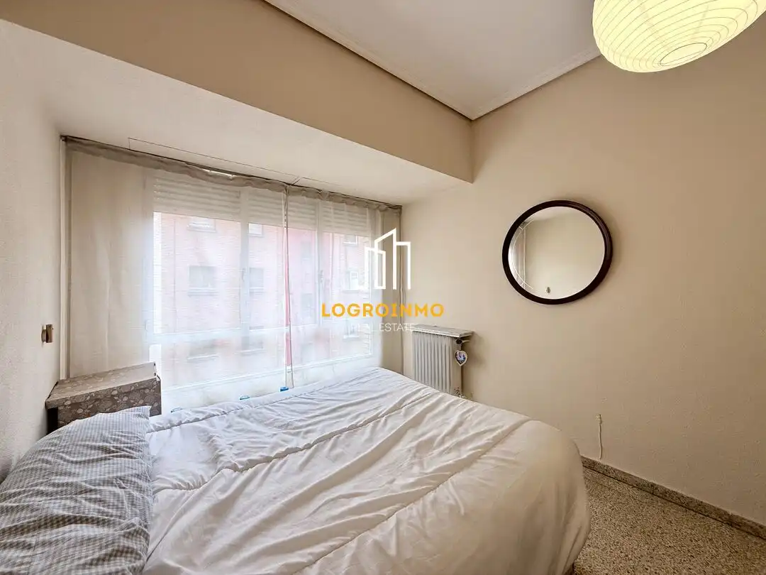 Bedroom of Flat for sale in  Logroño  with Heating and Terrace