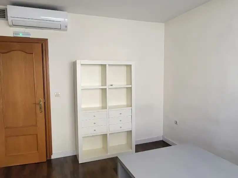 Schlafzimmer von Büro zur Miete in Almería mit Klimaanlage, Heizung und Internet