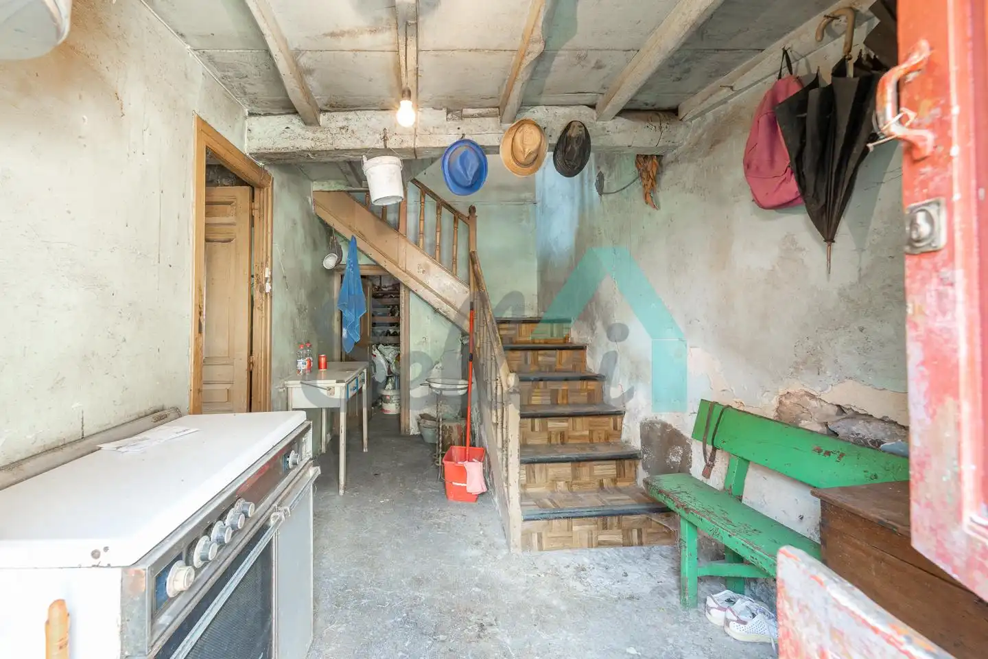 Küche von Einfamilien-Reihenhaus zum Verkauf in Quirós mit Privatgarten und Terrasse