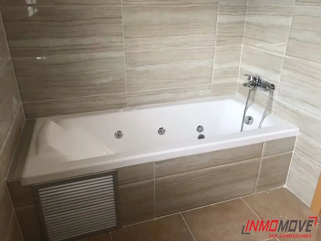 Adossat amb piscina en venda a Haro, imagen 22