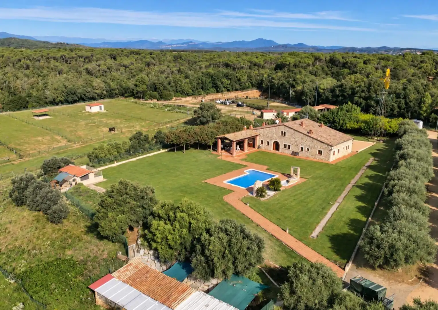 Jardí de Finca rústica en venda en Vilobí d'Onyar amb Jardí privat, Terrassa i Piscina