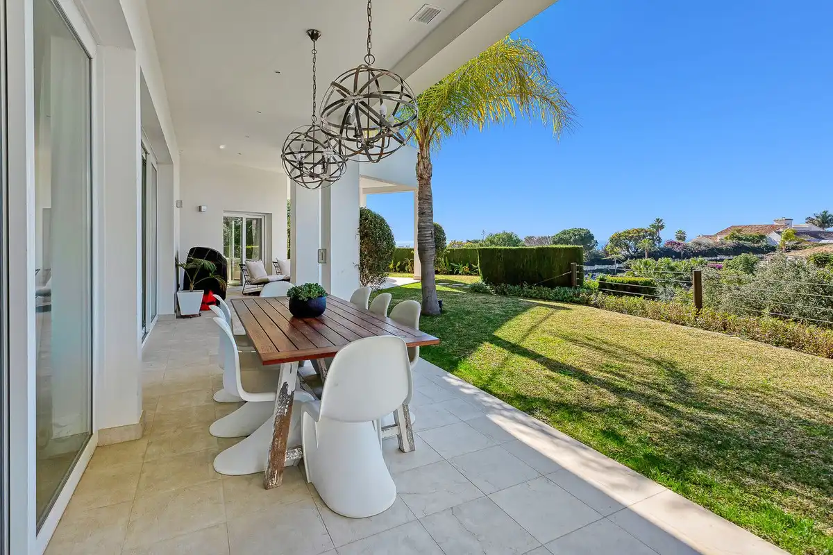 Terrassa de Casa o xalet en venda en Marbella amb Aire condicionat, Calefacció i Jardí privat