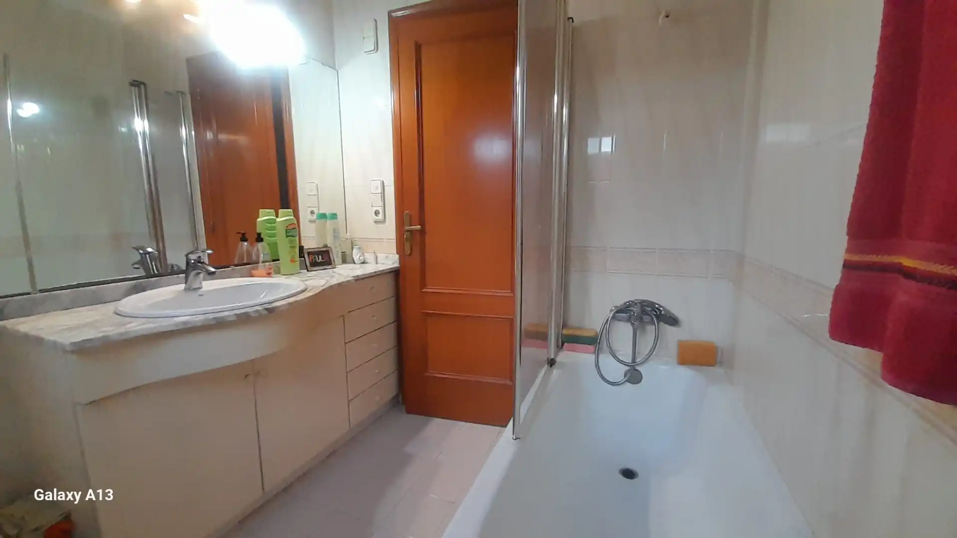 Bany de Casa o xalet en venda en L'Eliana amb Calefacció, Jardí privat i Terrassa