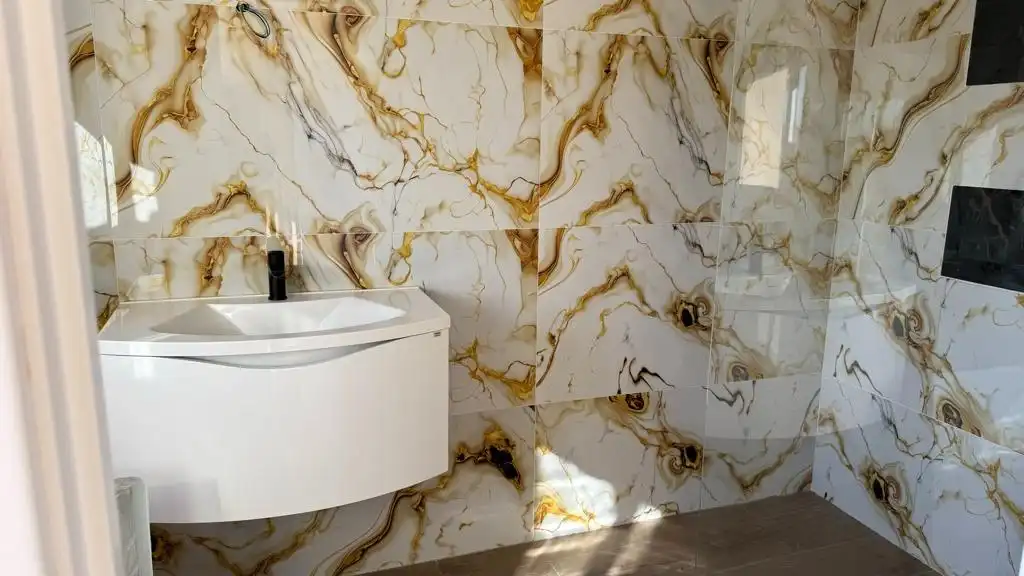 Bathroom of Attic for sale in Deltebre  with Air Conditioner, Terrace and Storage room