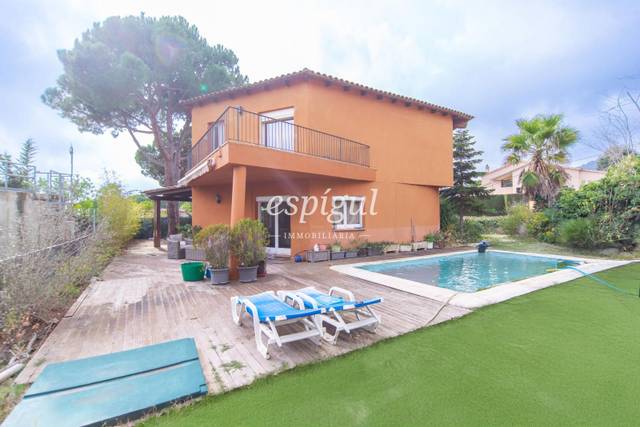 Casa-chalet en Venta en de les Moreres en Cabrils