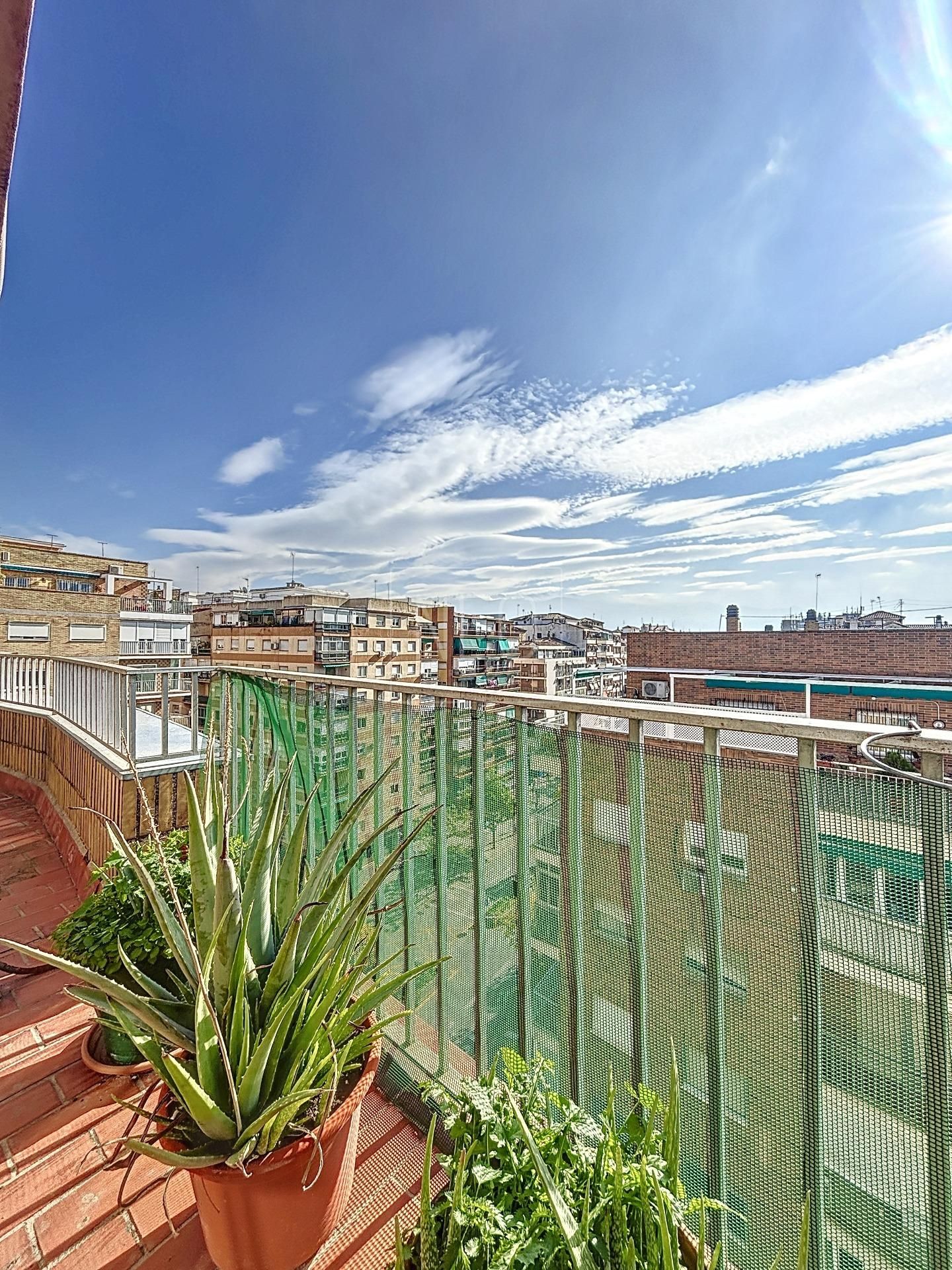 Exterior view of Attic for sale in  Granada Capital  with Heating, Parquet flooring and Terrace