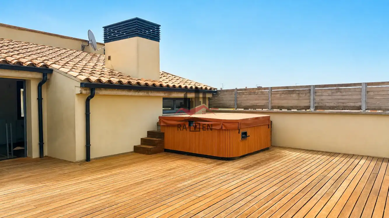 Duplex con ascensore in affitto a Centre