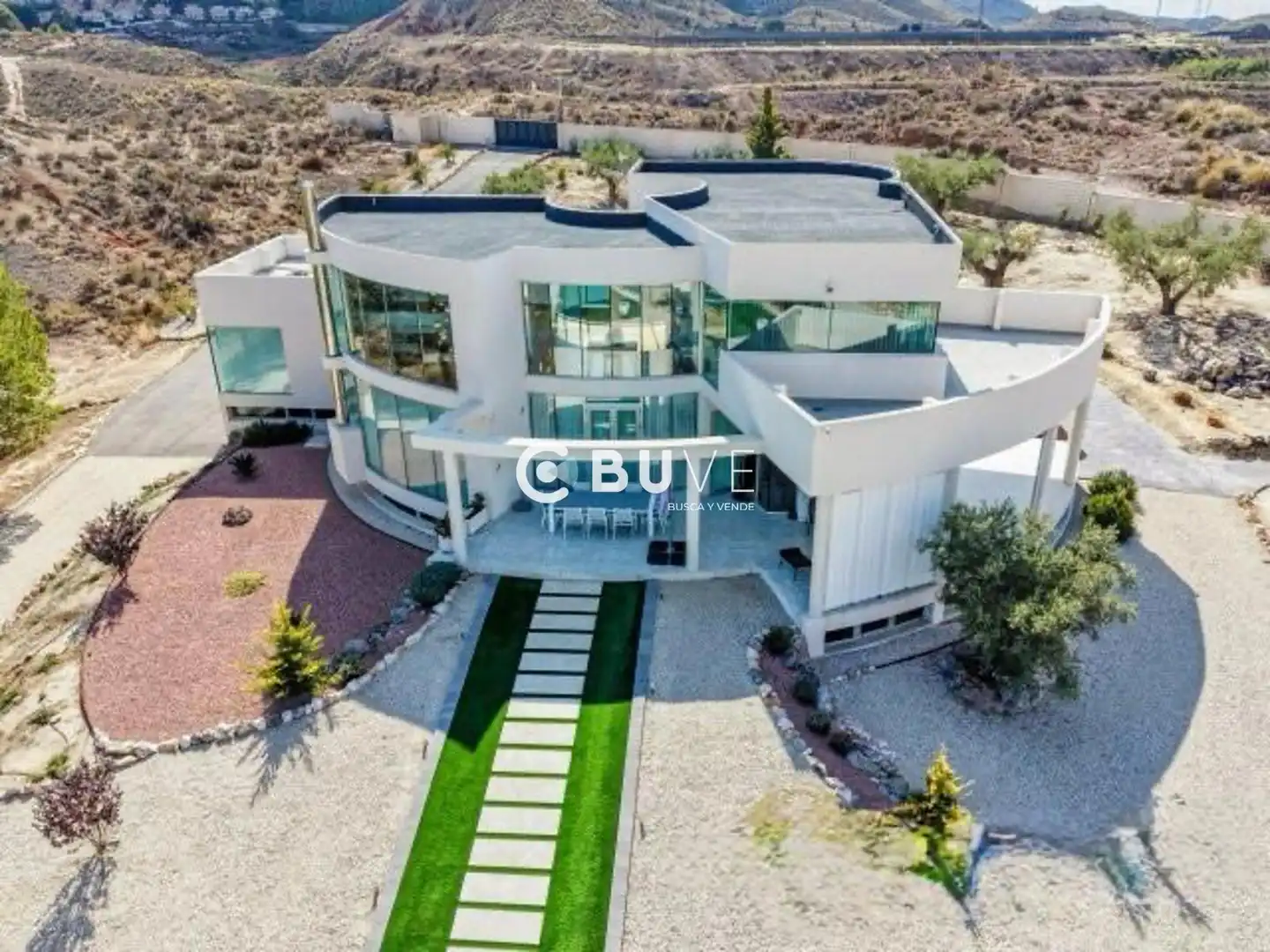 Detached house with pool for sale in N/A