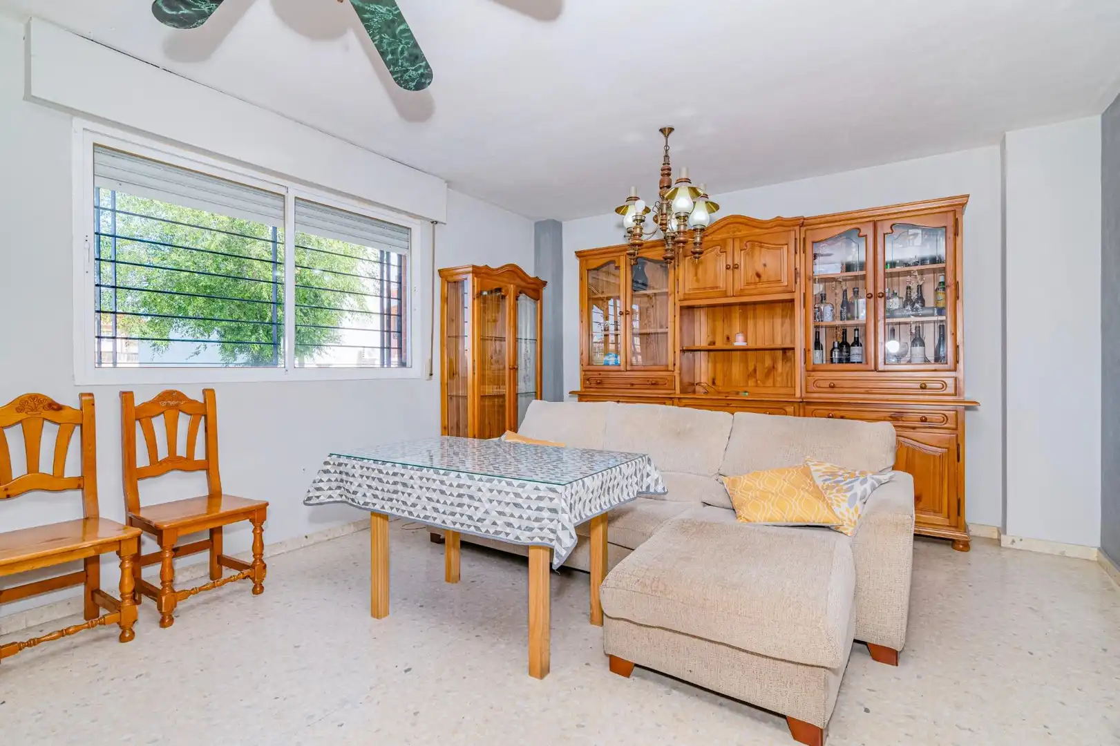 Living room of Detached homes for sale in Cúllar Vega  with Storage room and Alarm