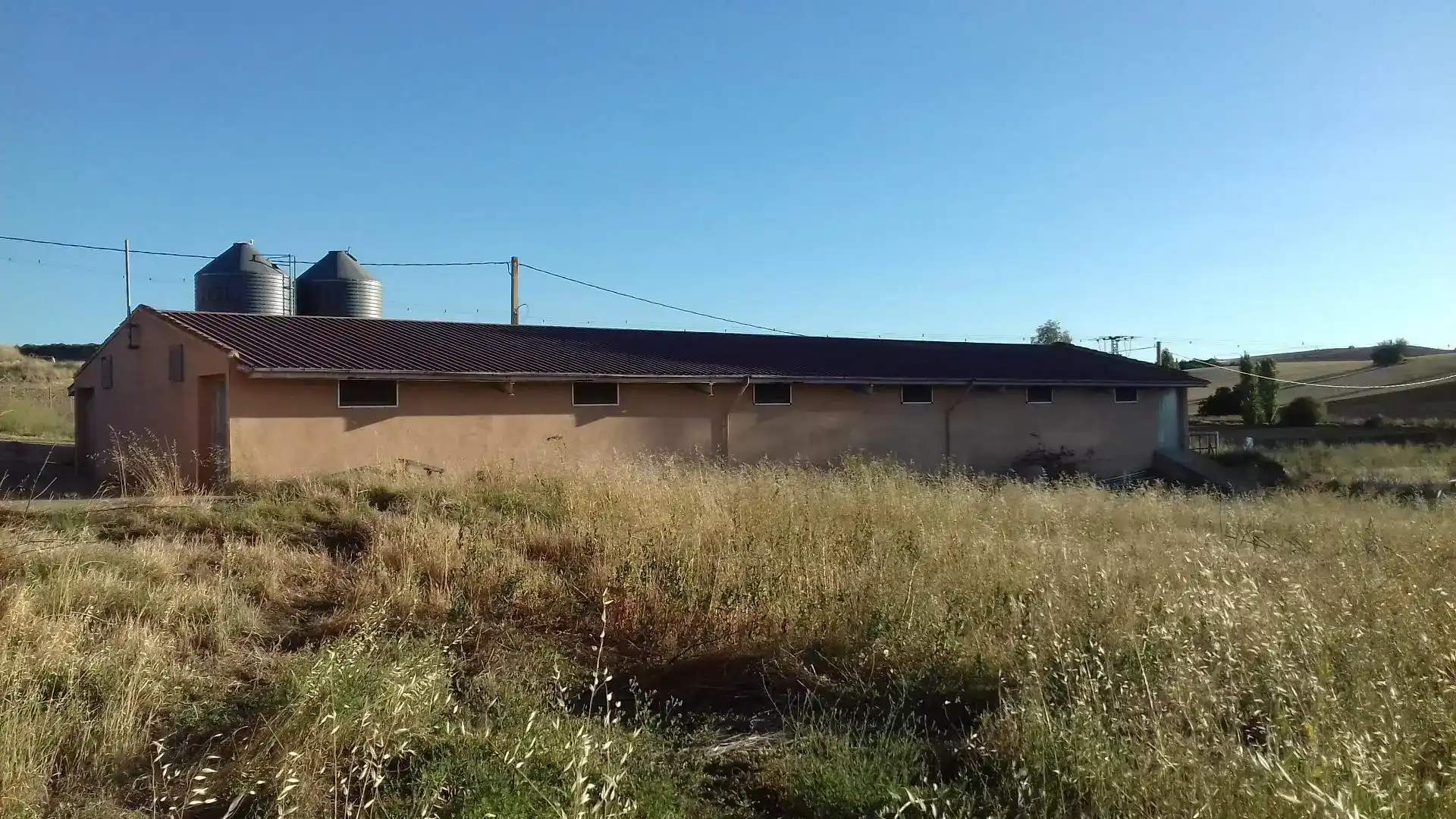 Vista exterior de Nau industrial en venda en Santa Clara de Avedillo