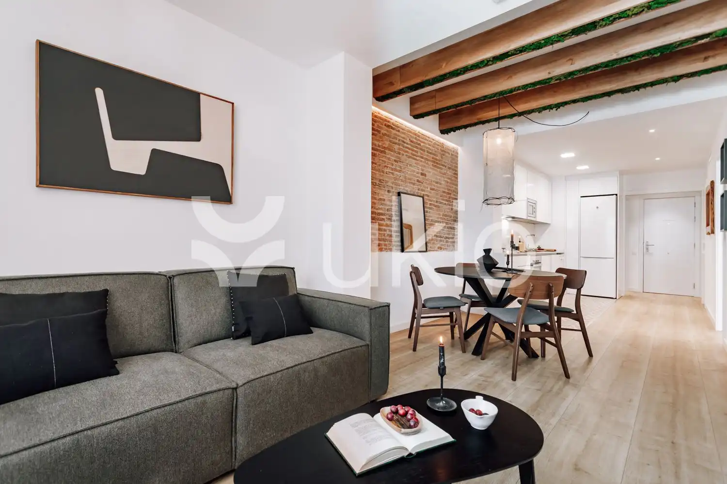 Appartement compact avec terrasse à louer à Carrer del Consell de Cent, imagen 7