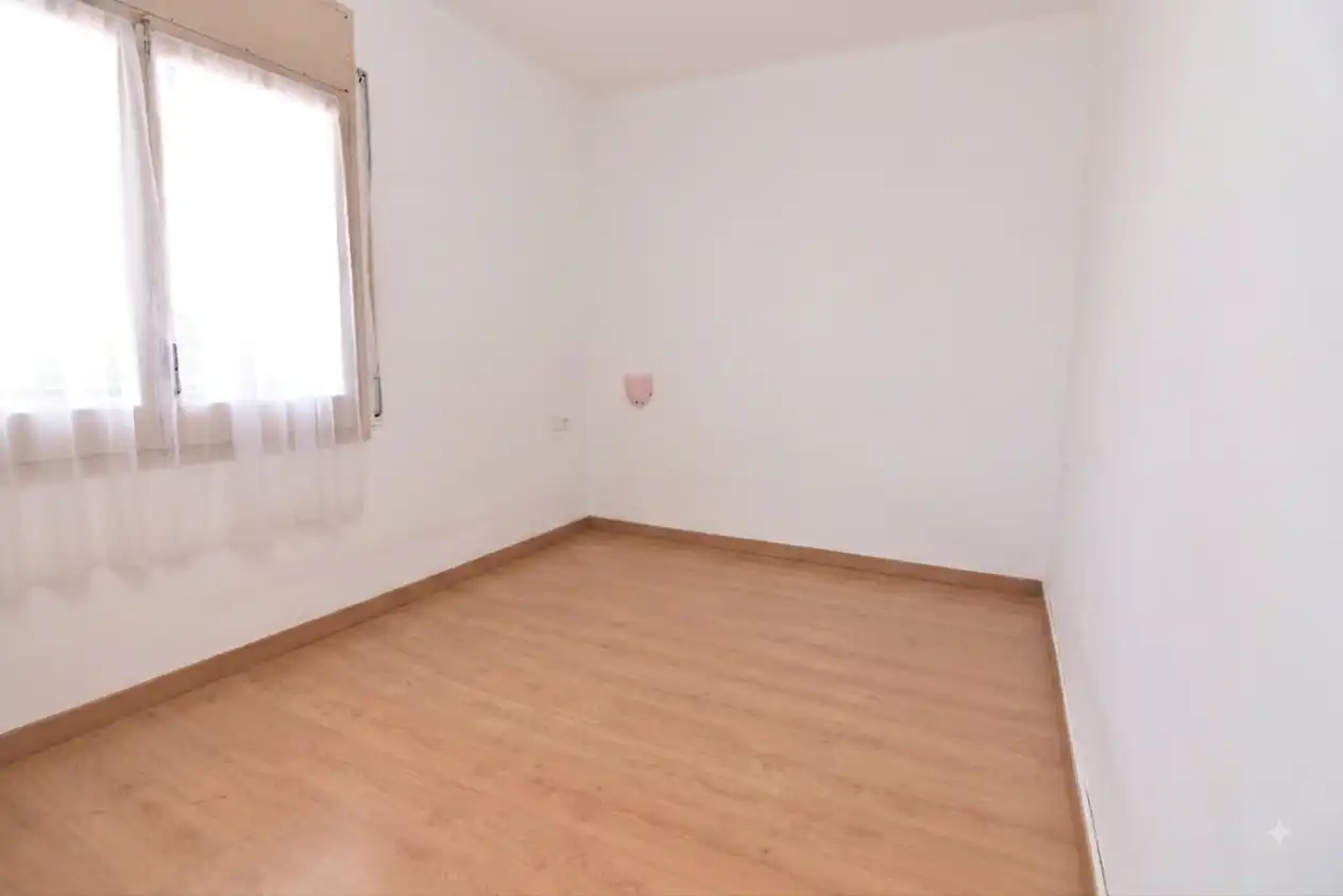 Habitación de Casa o chalet en venta en Pineda de Mar con Calefacción, Terraza y Trastero