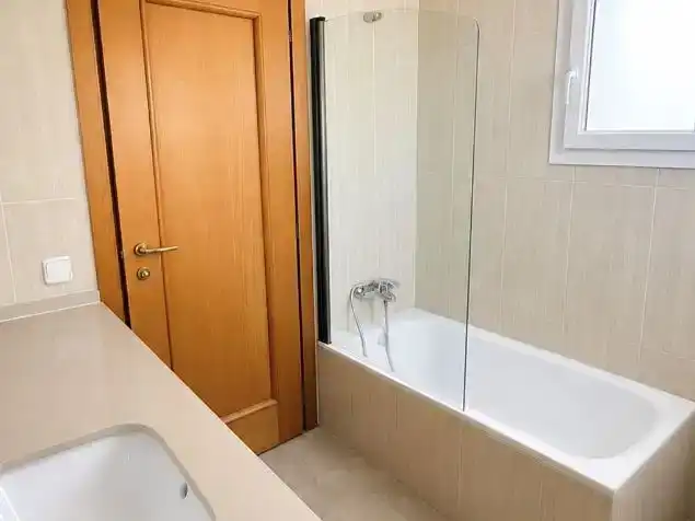 Bany de Àtic en venda en Manilva amb Piscina i Balcó