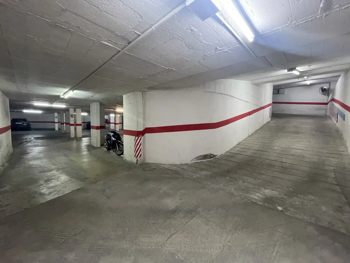 Parkplatz von Garage zum Verkauf in Girona
