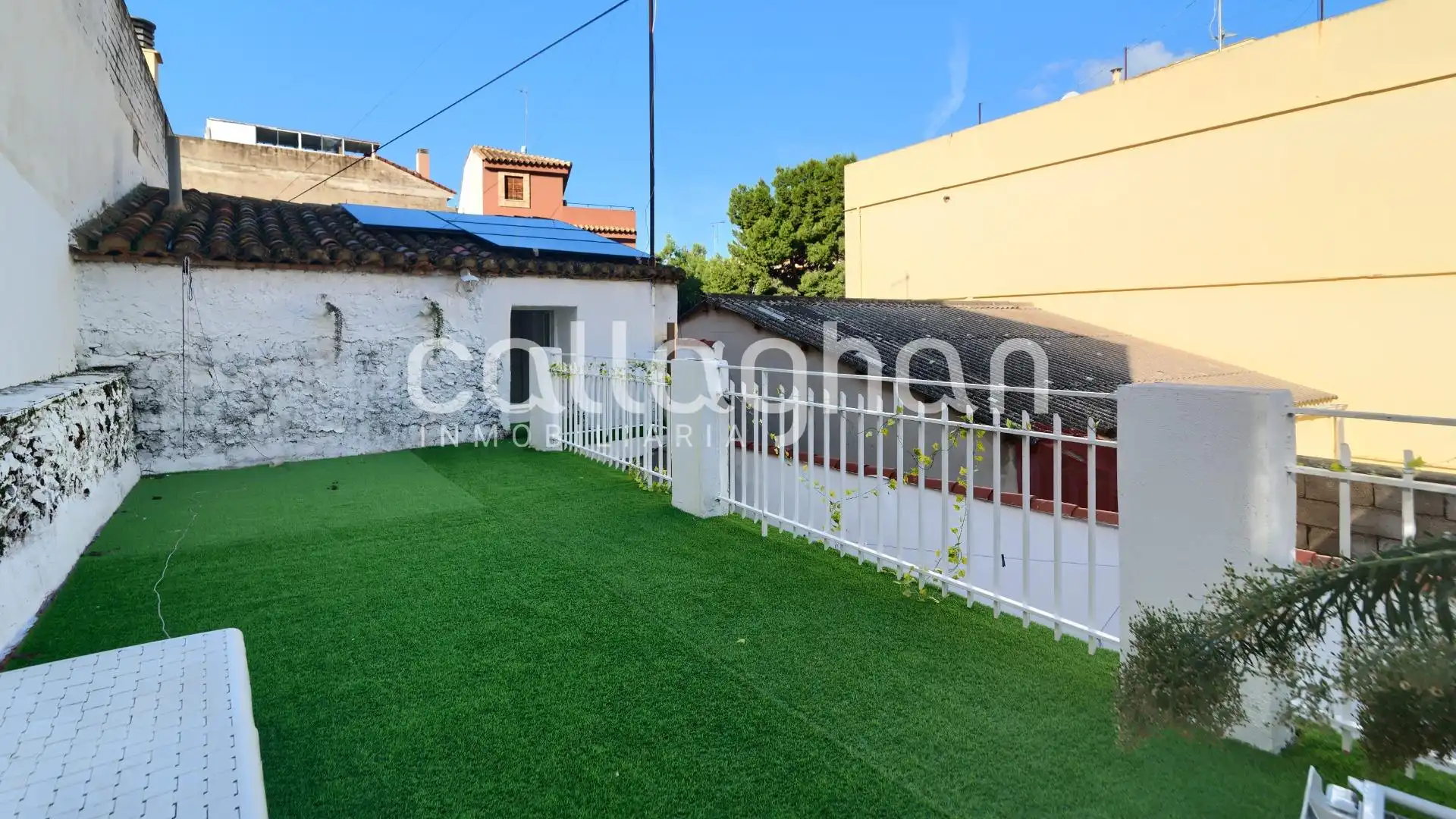 Vista exterior de Casa adosada en venda en Náquera amb Aire condicionat, Jardí privat i Terrassa