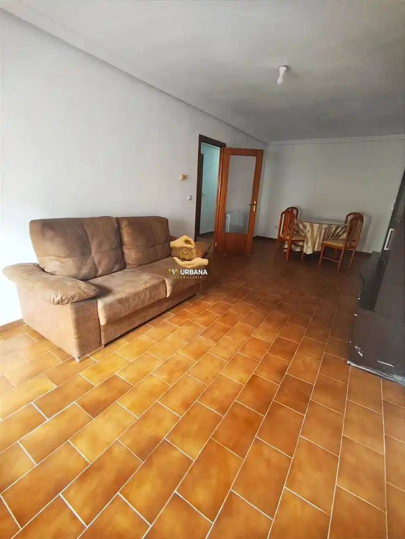 Sala d'estar de Pis de lloguer en Salamanca amb Calefacció, Traster i Moblat
