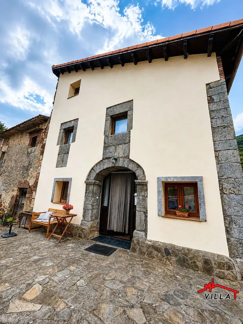 Vista exterior de Casa o chalet en venta en Ampuero con Amueblado